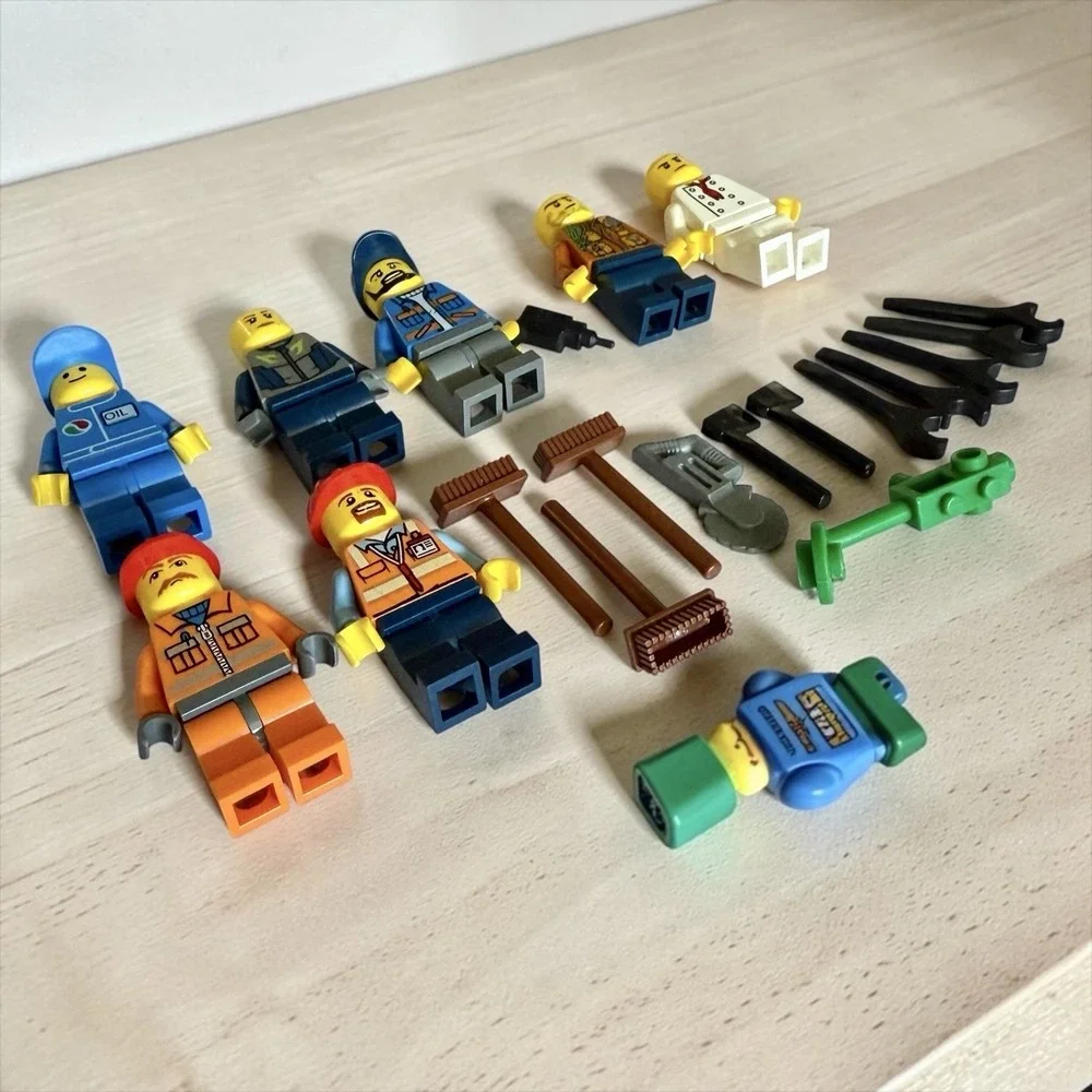 LEGO Minifigure Lot Construction Worker City Figures & Tools Bundle 20 Pieces